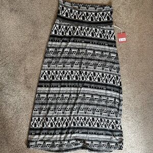 NWT Target Mossimo Knit Black white print maxi skirt